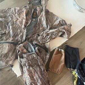 Browning Camo Outdoor Apparel rain gear pants are Medium